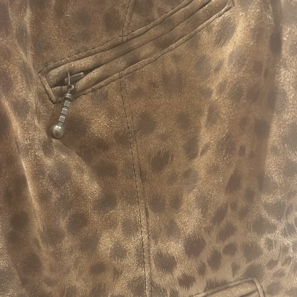 Vintage Leather Vest - Picture 2 of 3